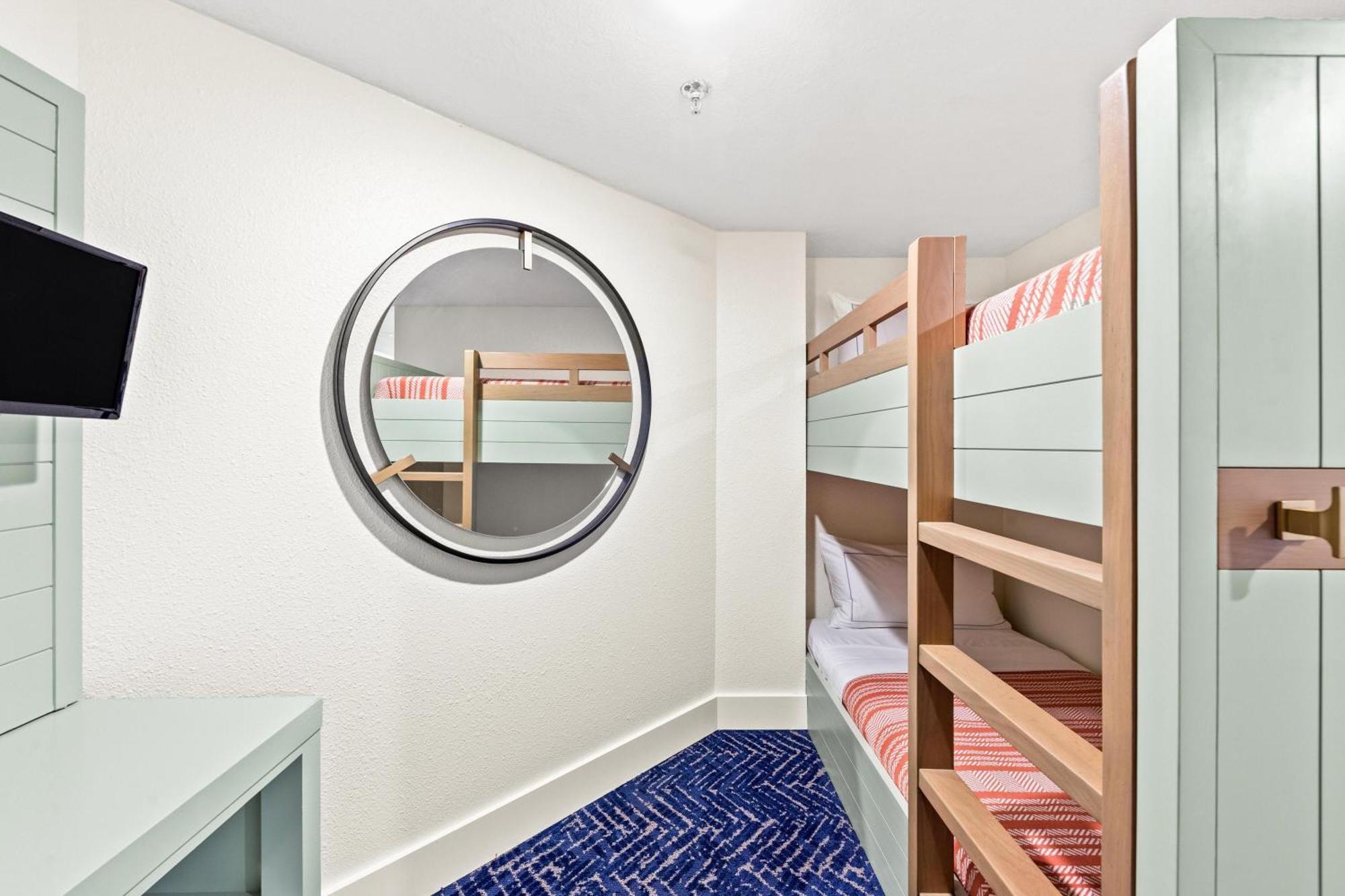 Deluxe Junior King Suite with Beach View,1765823507:JPEG