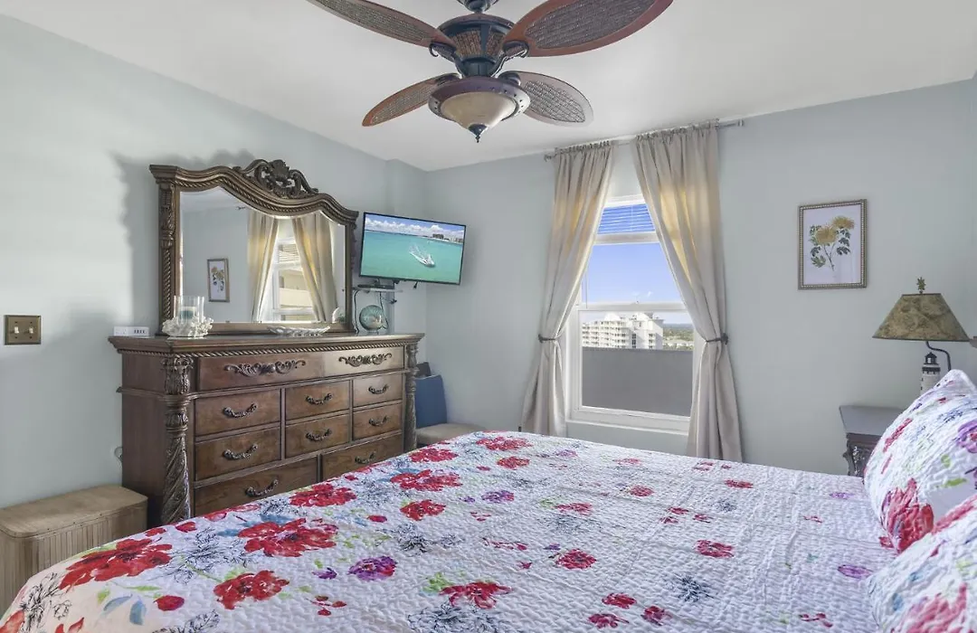 Beach Front 18Th Flr, Best Ocean View, New Upgrades-1