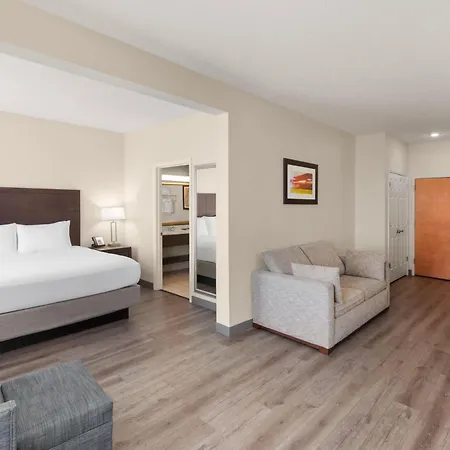 Wingate By Wyndham Destin-2